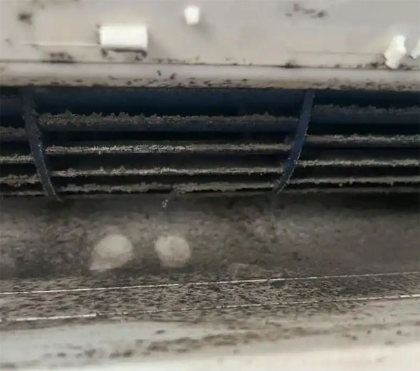 永安空调吹的风有股烧焦味是怎么回事